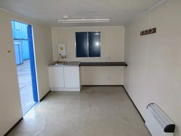 20Ft x 7Ft 6in Mobile Canteen Cabin - Image 2