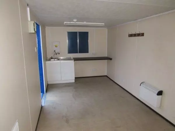 20Ft x 7Ft 6in Mobile Canteen Cabin - Image 3